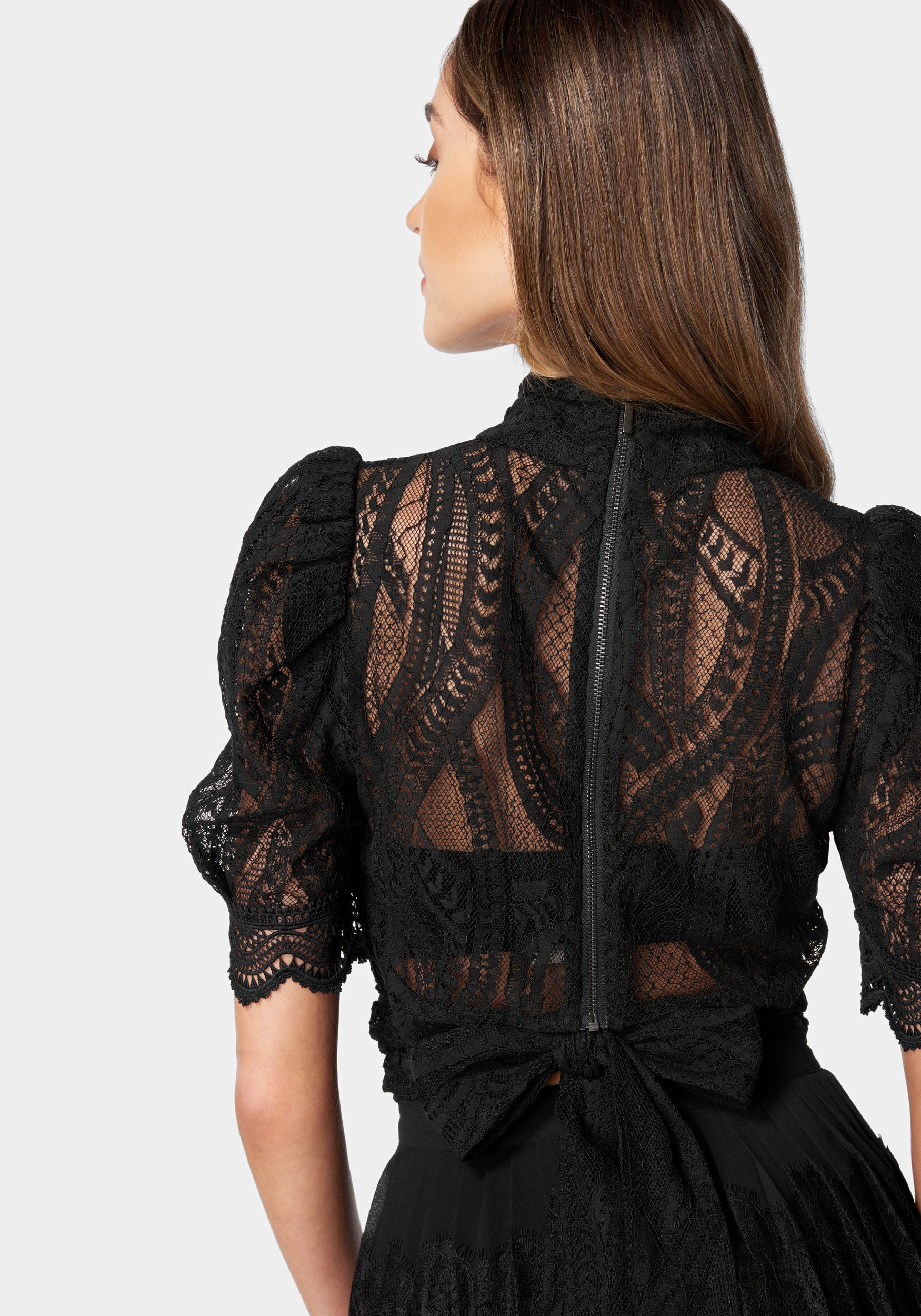 Puff Sleeve Ruched Waist Lace Top – bebe