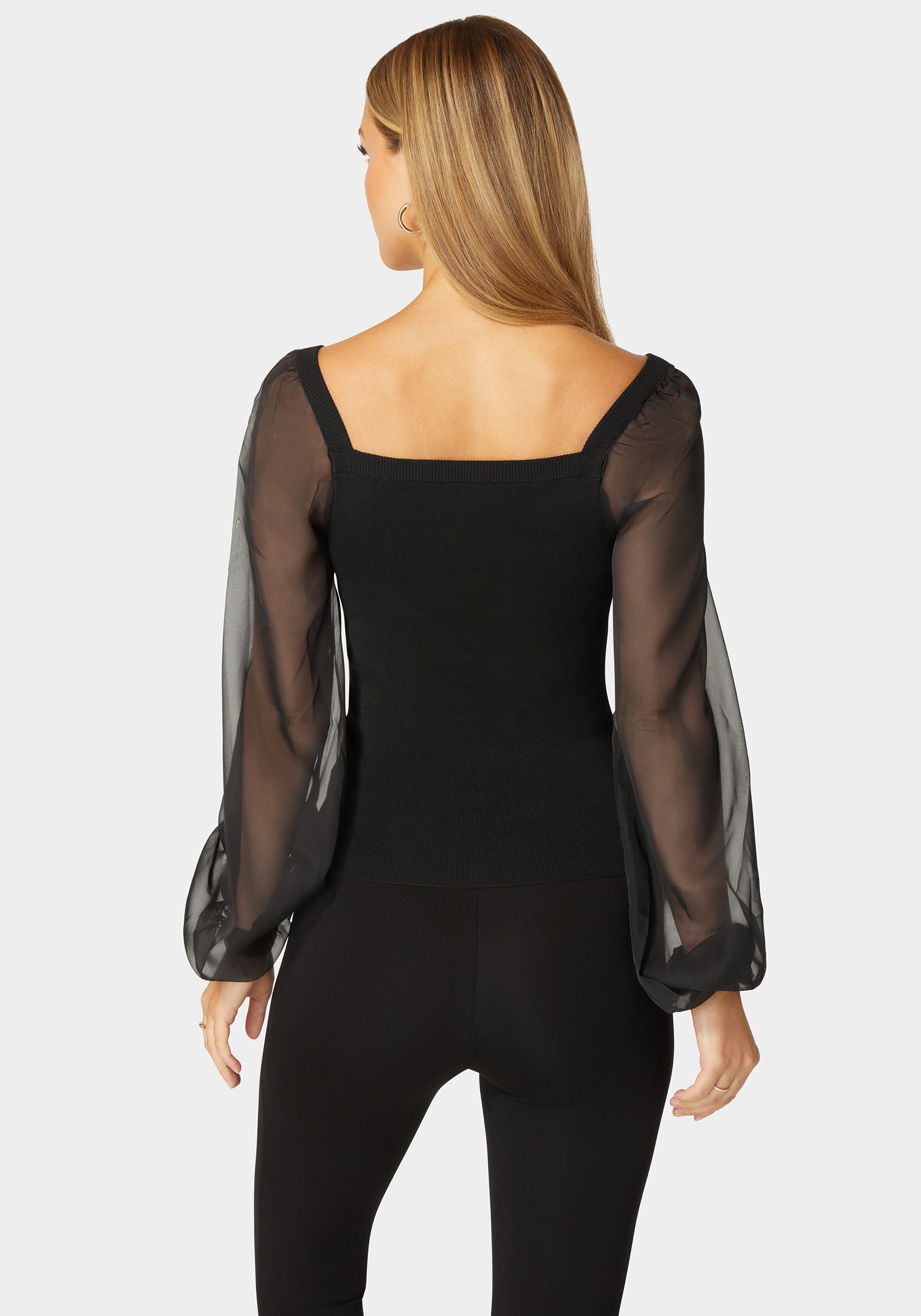 White ribbed sweater with balloon sleeves and cargo skirt main image 1