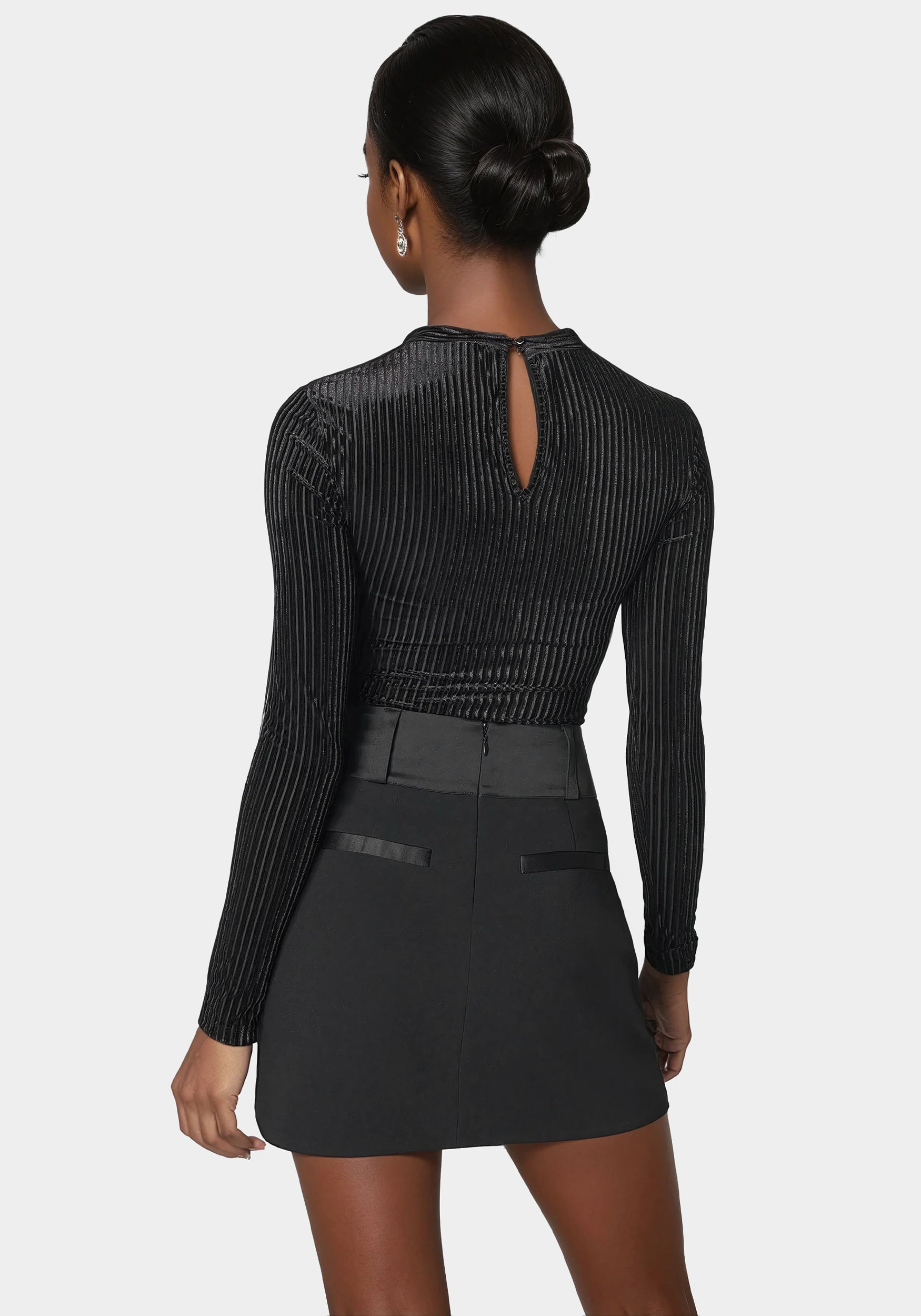 【新品未開封】 curvy velour bodysuit 半袖・黒・black Shadow Stripe Velour Cutout Bodysuit – bebe