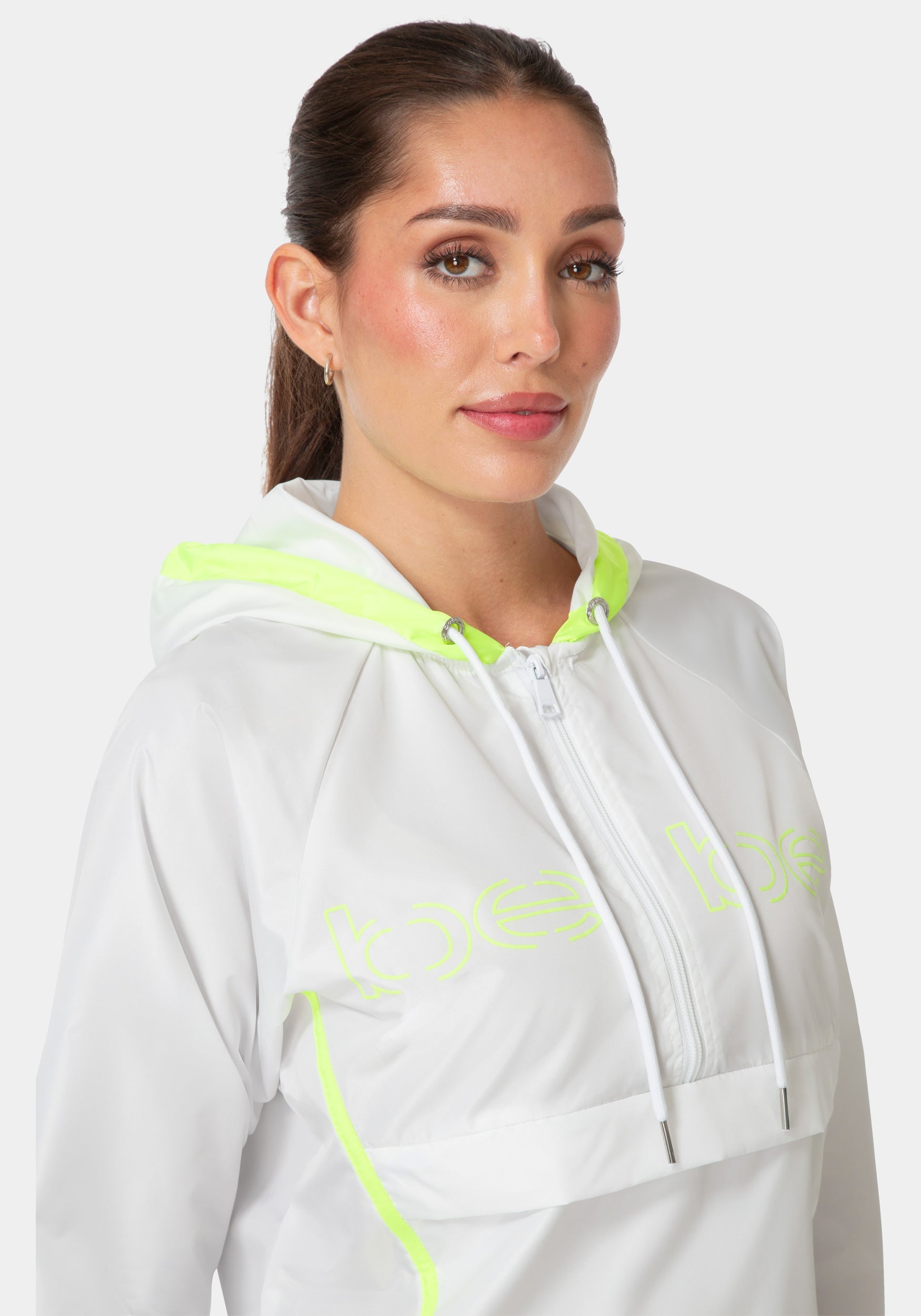 BEBE HALF ZIP PACKABLE WOVEN JACKET – bebe
