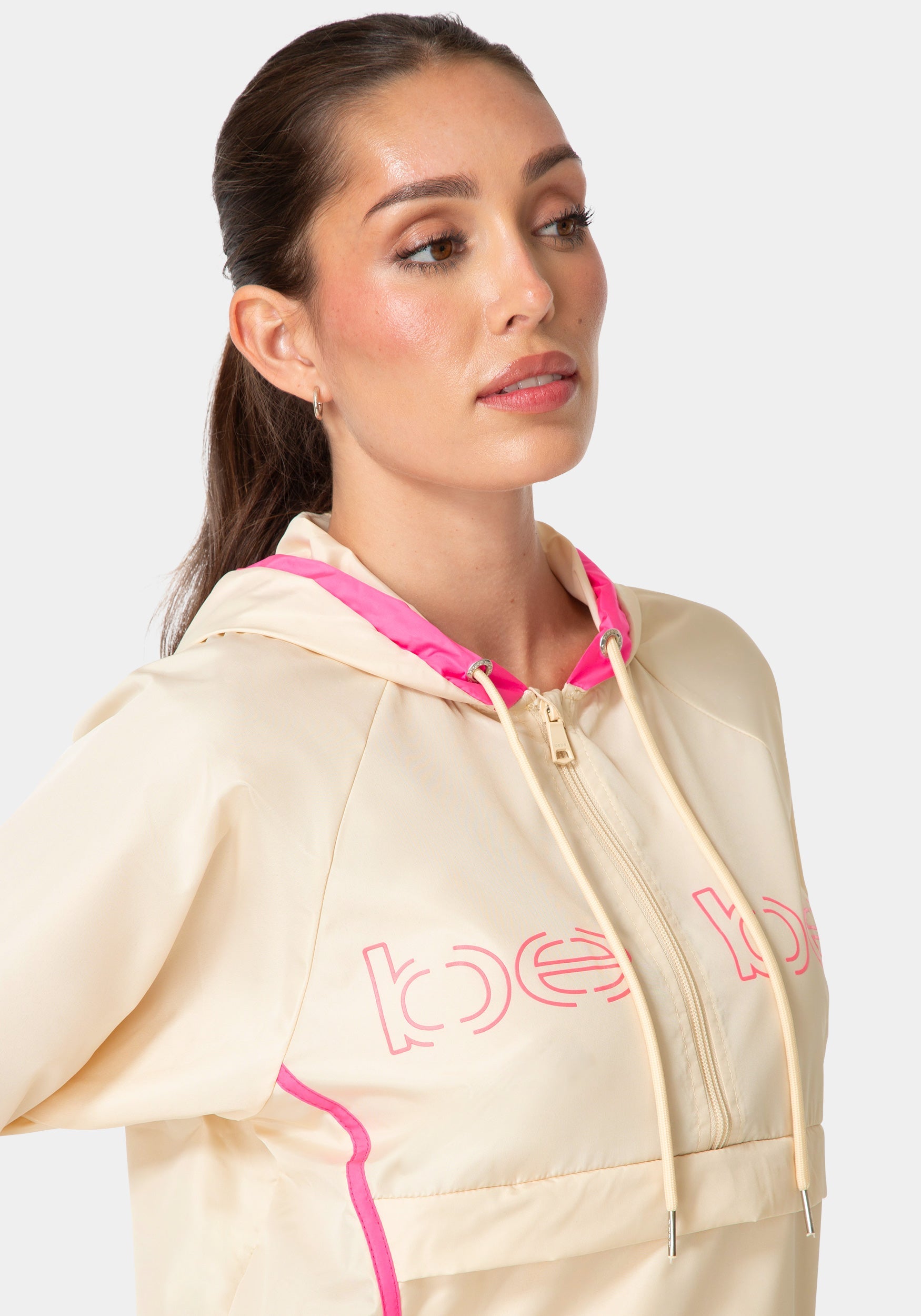 Hoppl・bébéd BEBE HALF ZIP PACKABLE WOVEN JACKET – bebe