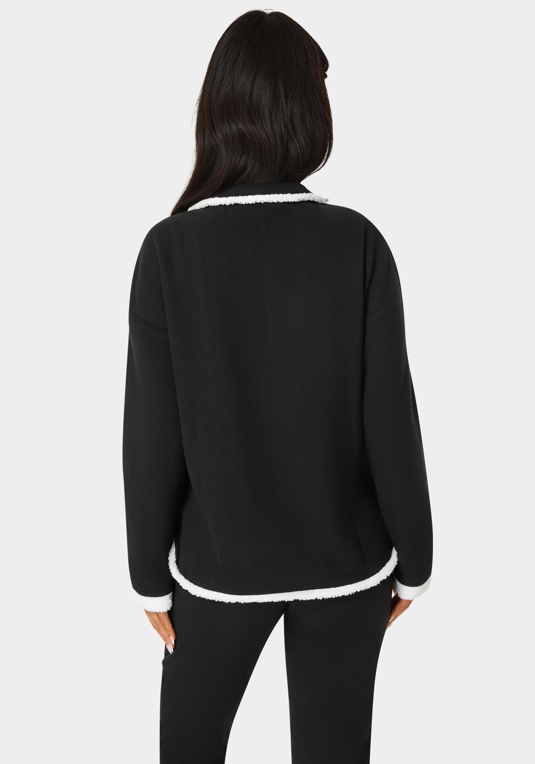 BLACK/WHITE